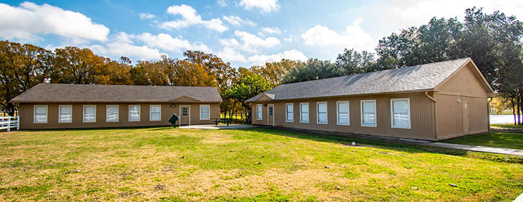 Jones-Creek-Ranch-bunkhouse