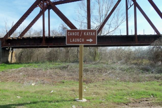 120206_Canoe_Launch_sign-Kim.jpg