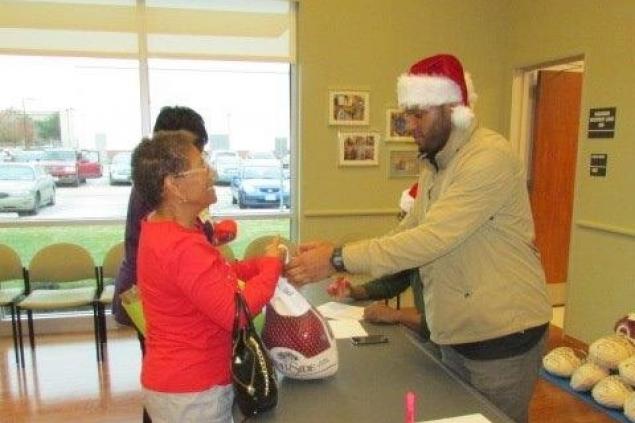 Patron Recieves Turkey Patron Recieves Turkey