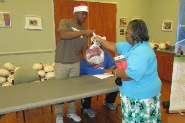 Patron Recieves Turkey Patron Recieves Turkey