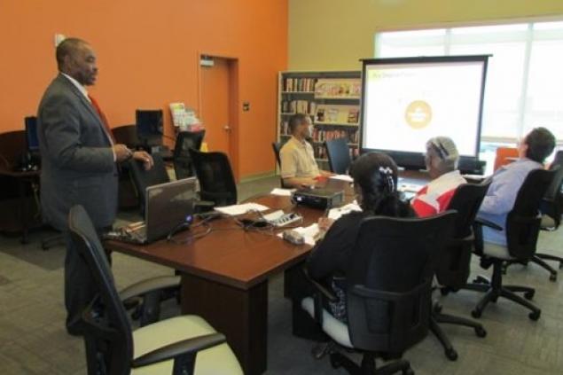 Image 1 Finance Forum with Willie Howard
