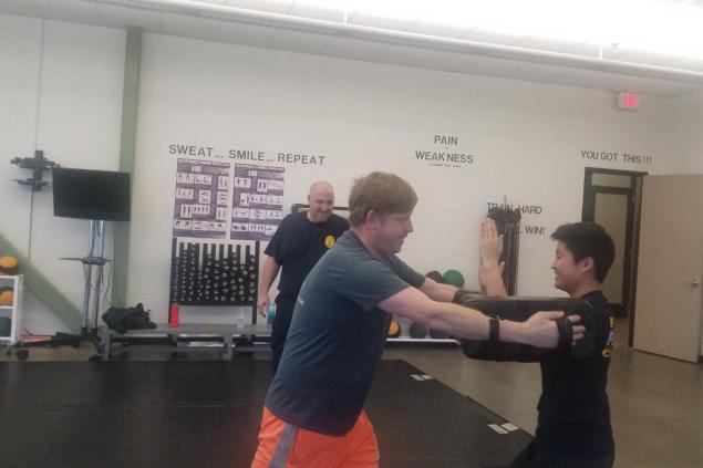 Self-defense photo 3 Employees training in self-defense